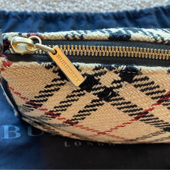 BURBERRY Nova Check Wool Pochette Bag Beige - Picture 7 of 8